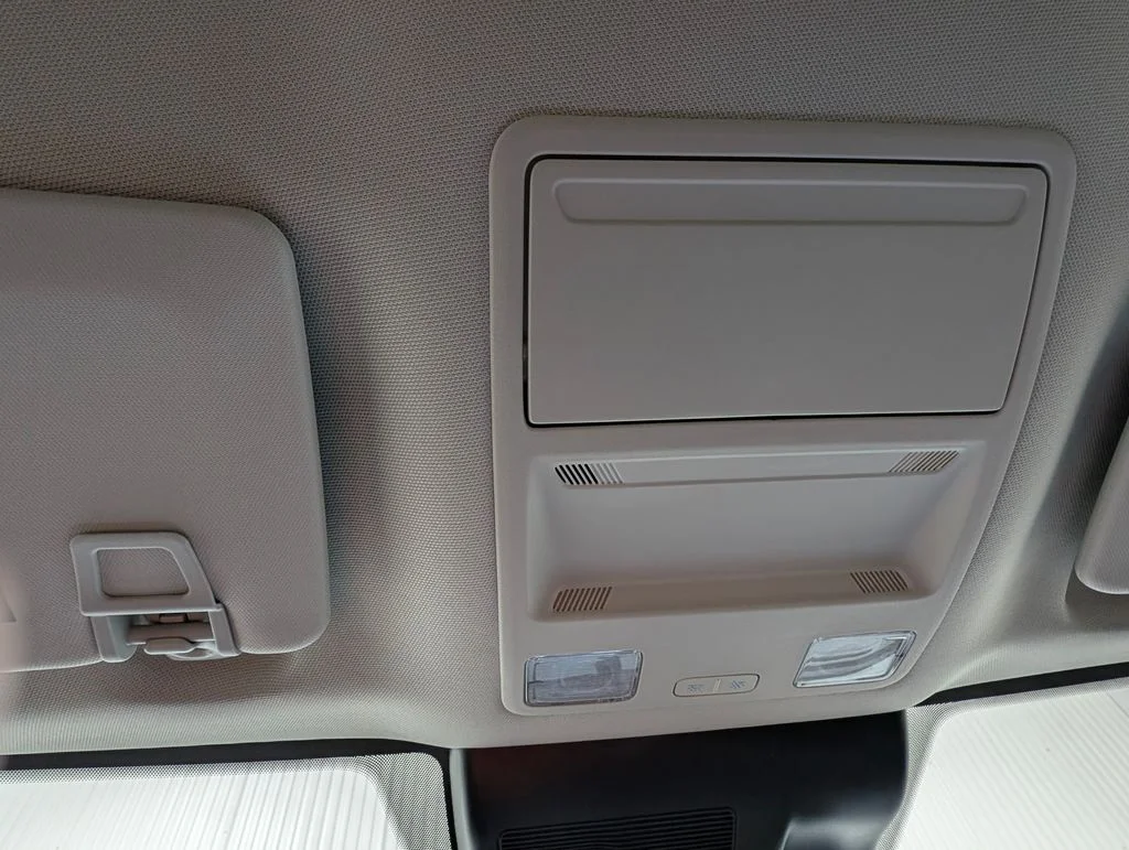 New 2026 Space White Metallic Ford XLT image 7
