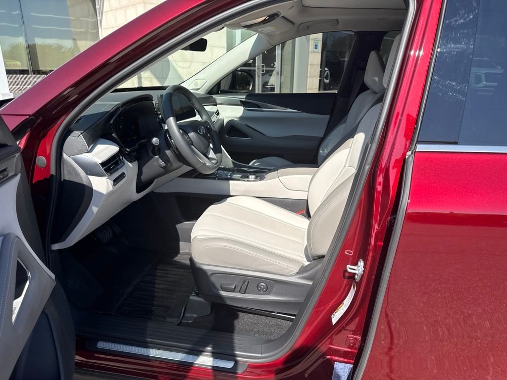 Used 2026 Red INFINITI LUXE image 11