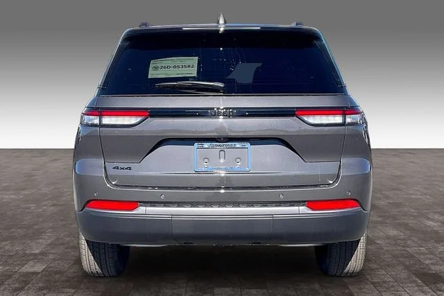 New 2026 Baltic Gray Metallic Clear-Coat Exterior Paint Jeep Altitude image 4