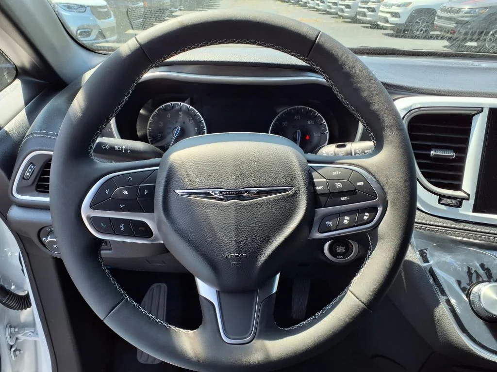 2026 Chrysler Pacifica Select - Photo 16