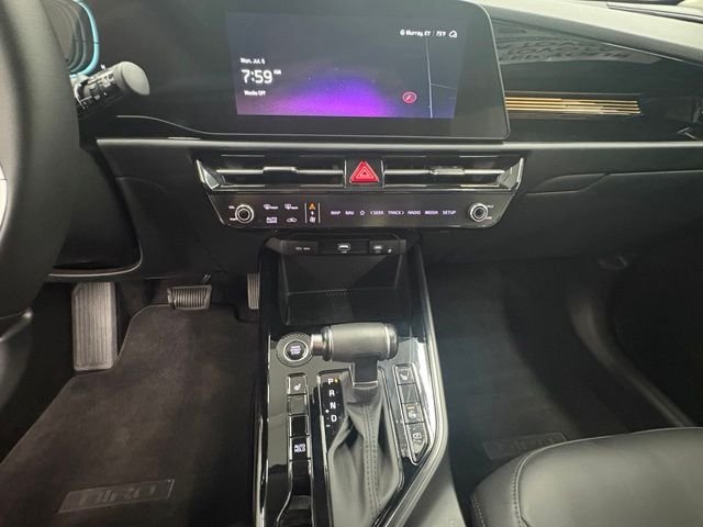Used 2023 Red Kia EX image 20