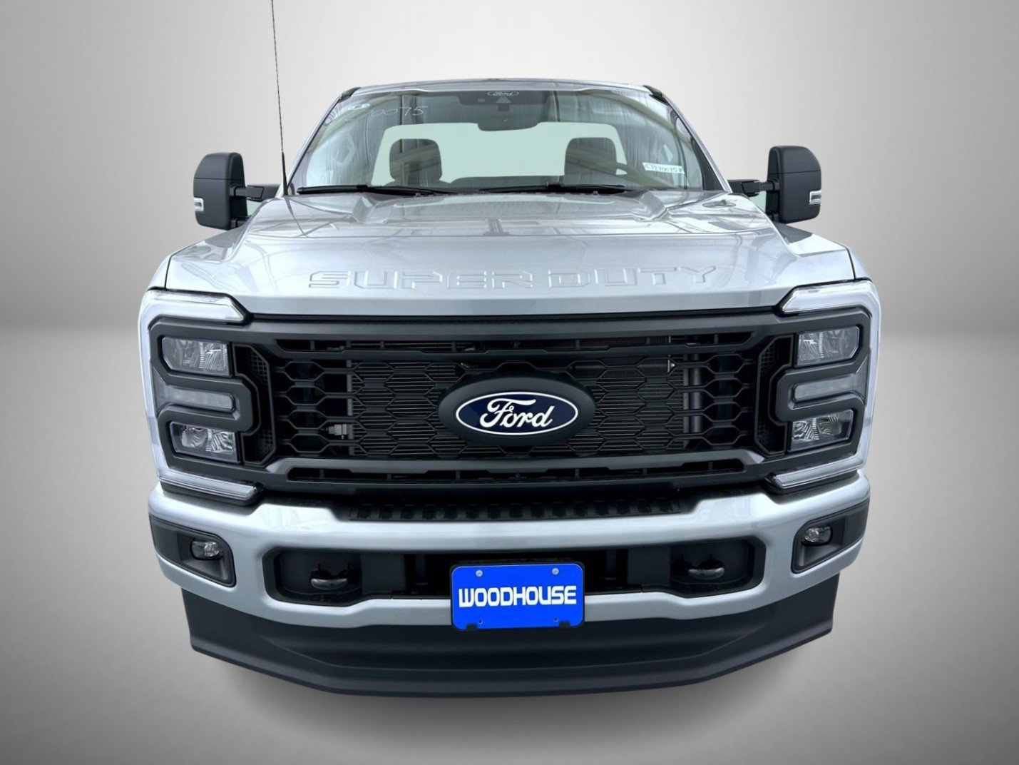 New 2027 Iconic Silver Metallic Ford XL image 2