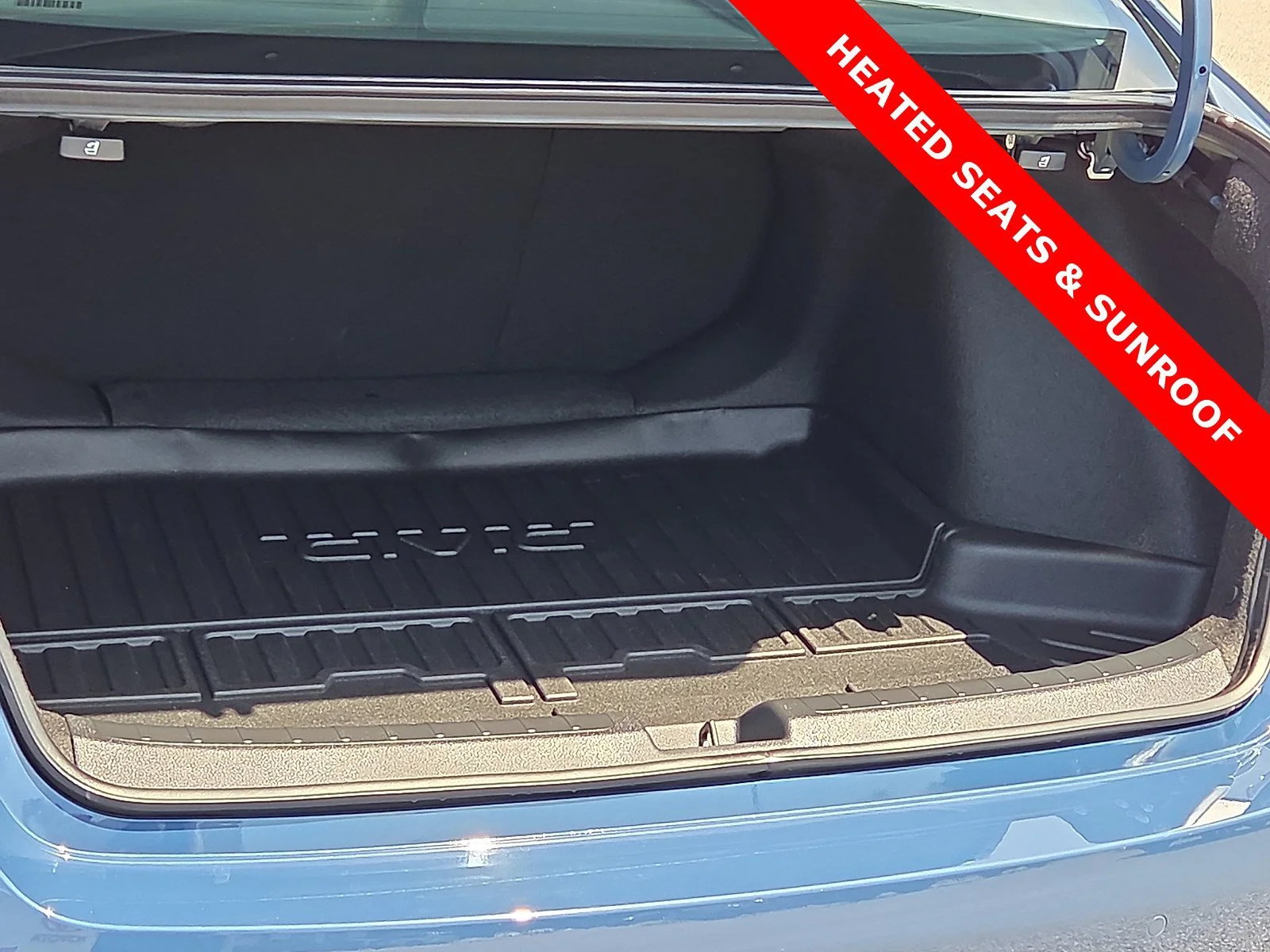 Used 2025 Blue Lagoon Pearl Honda Sport Touring image 9