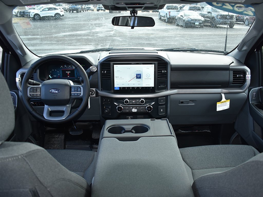 2025 Ford F-150 XLT photo 4