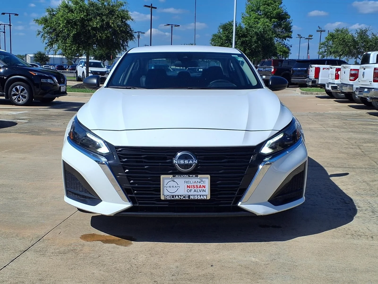 Certified Used 2024 White Nissan 2.5 S image 5