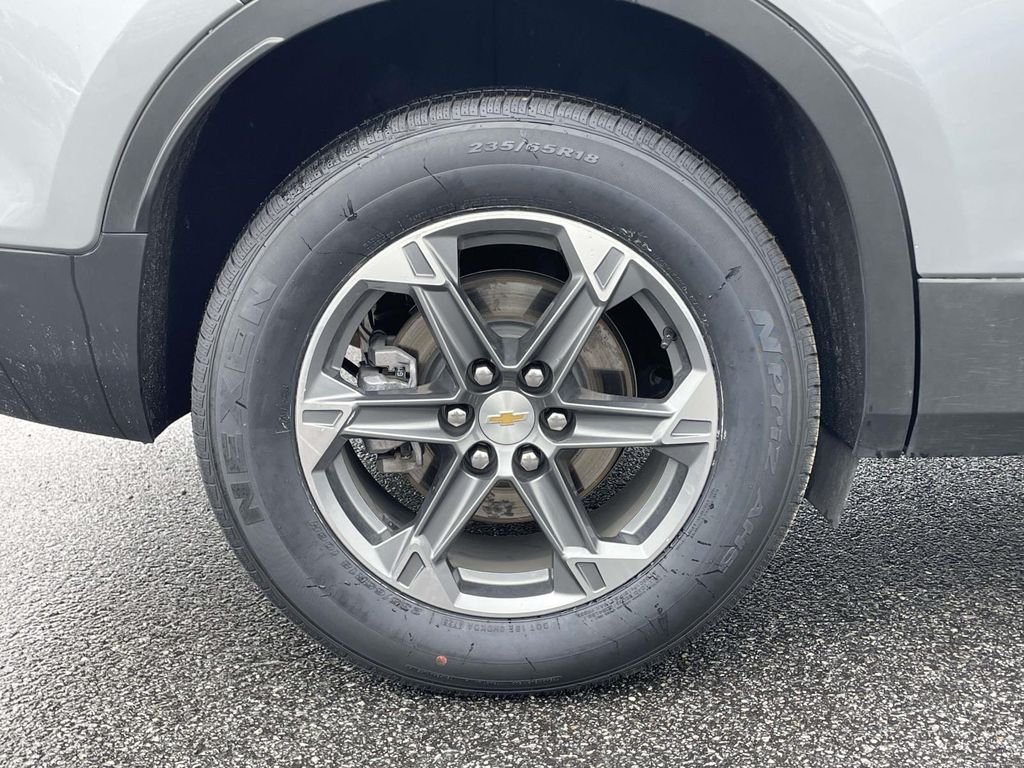Used 2025 Sterling Gray Metallic Chevrolet LT image 31