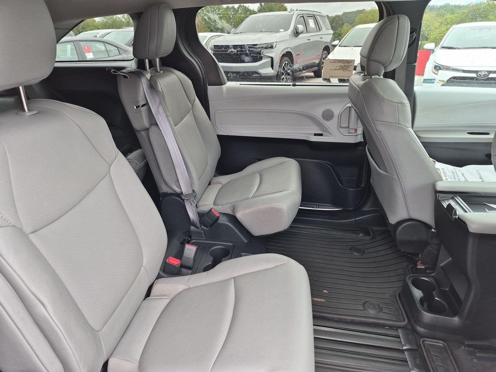Used 2025 Wind Chill Pearl Toyota XLE image 36