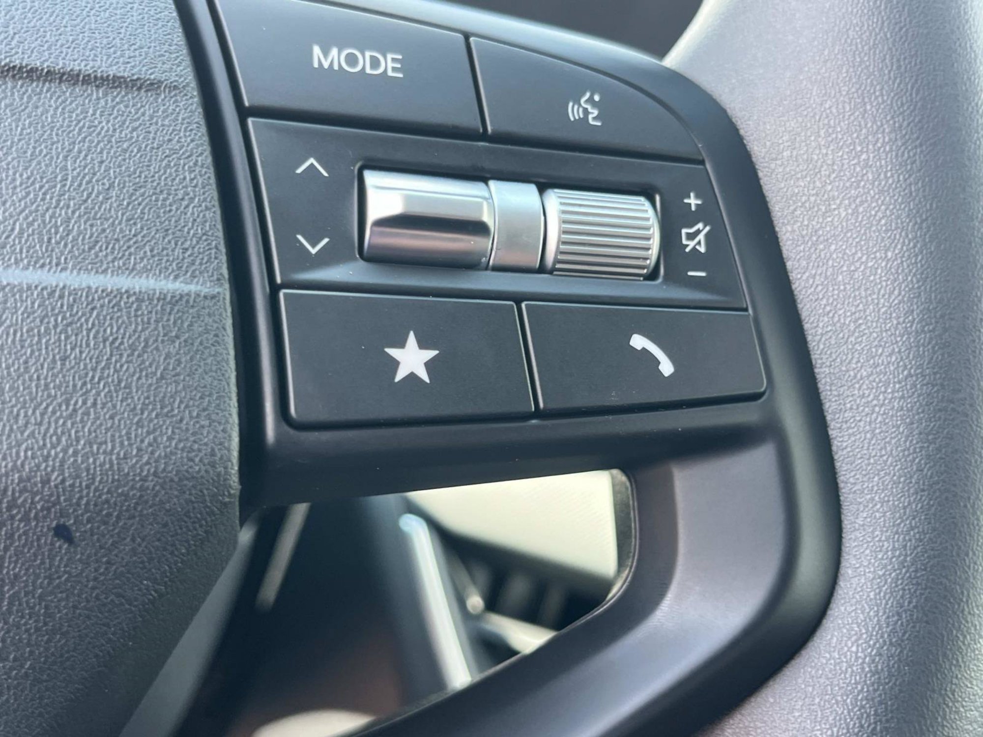 New 2026 Steel Gray Kia LXS image 25