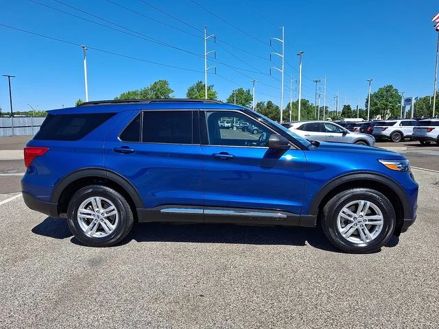 Certified Used 2023 Blue Metallic Ford XLT image 7