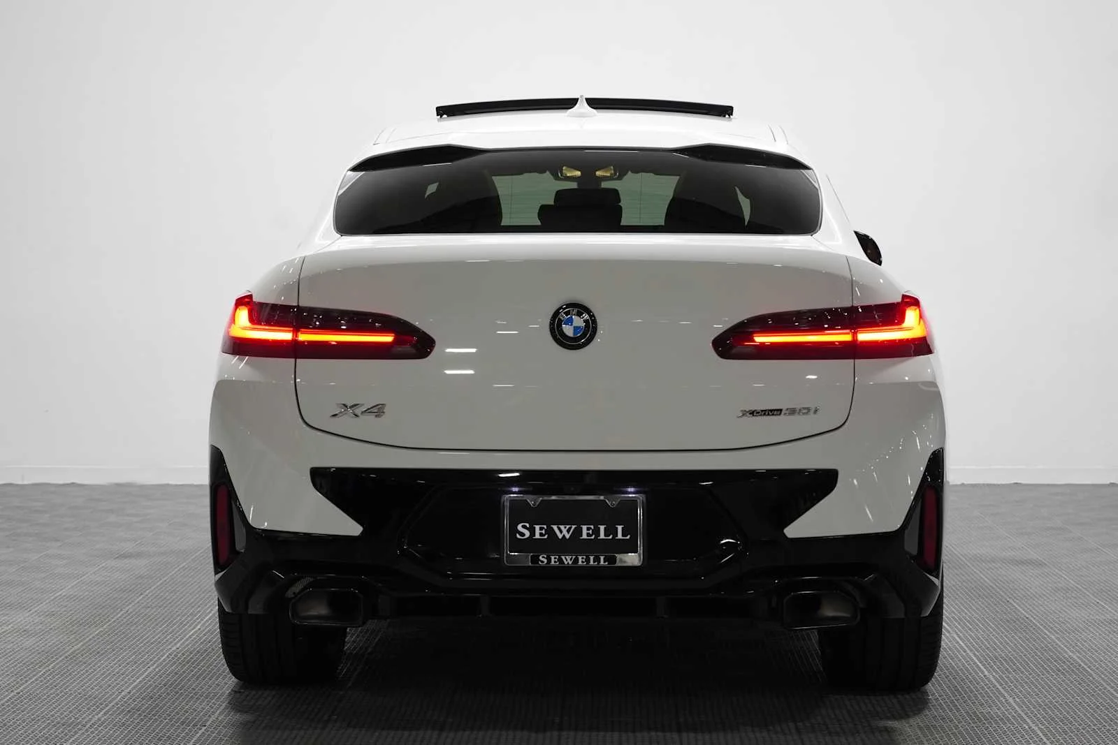Certified Used 2025 Alpine White BMW xDrive30i image 5