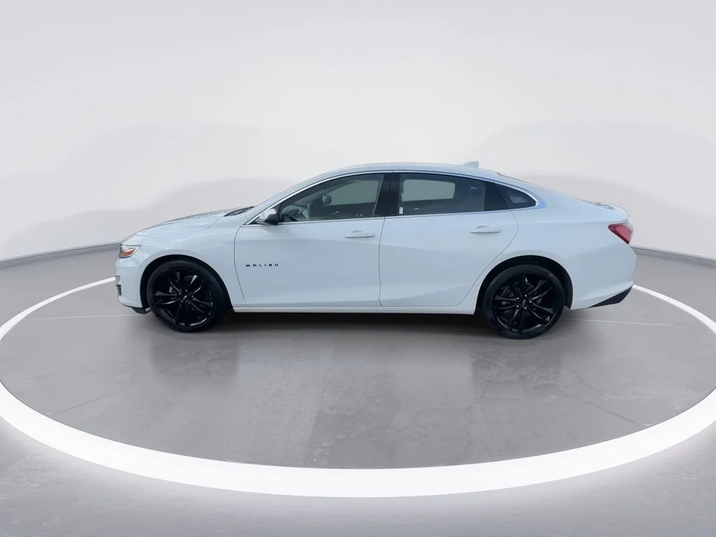 Used 2024 White Chevrolet LT image 5