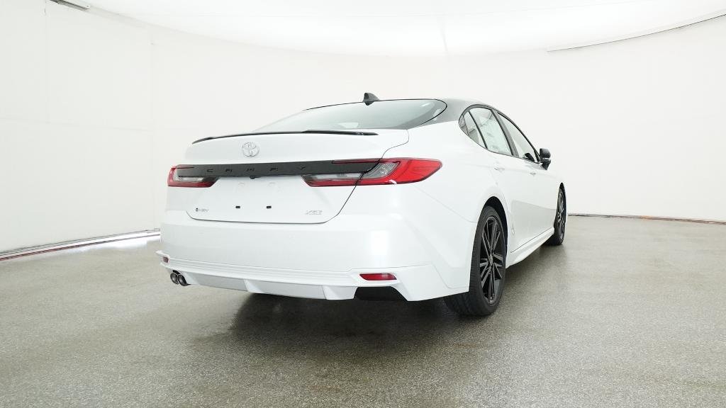 New 2026 Wind Chill Pearl with Midnight Black Metallic roof Toyota XSE image 32