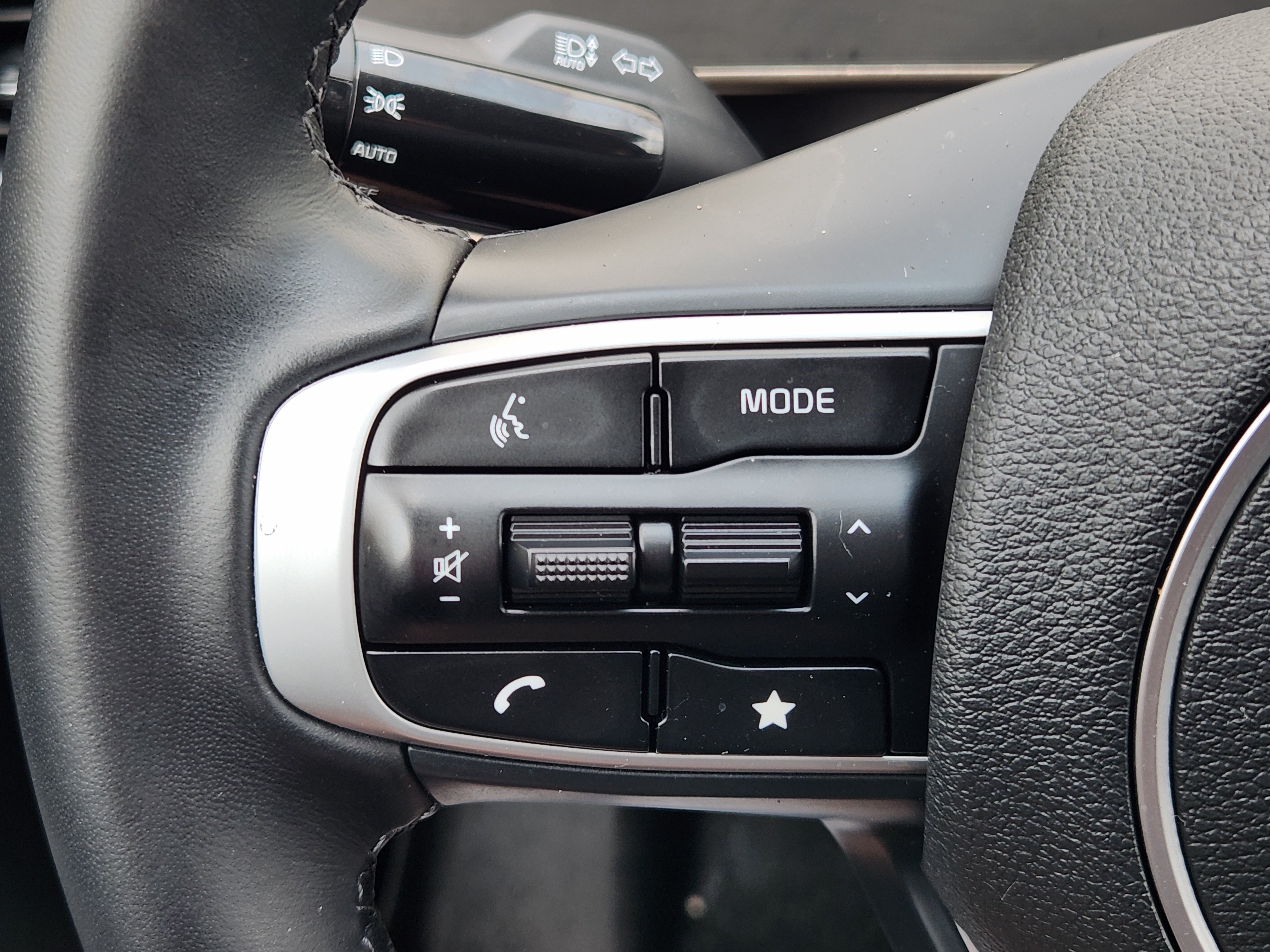 Used 2025 Sapphire Blue Kia X-Line image 30