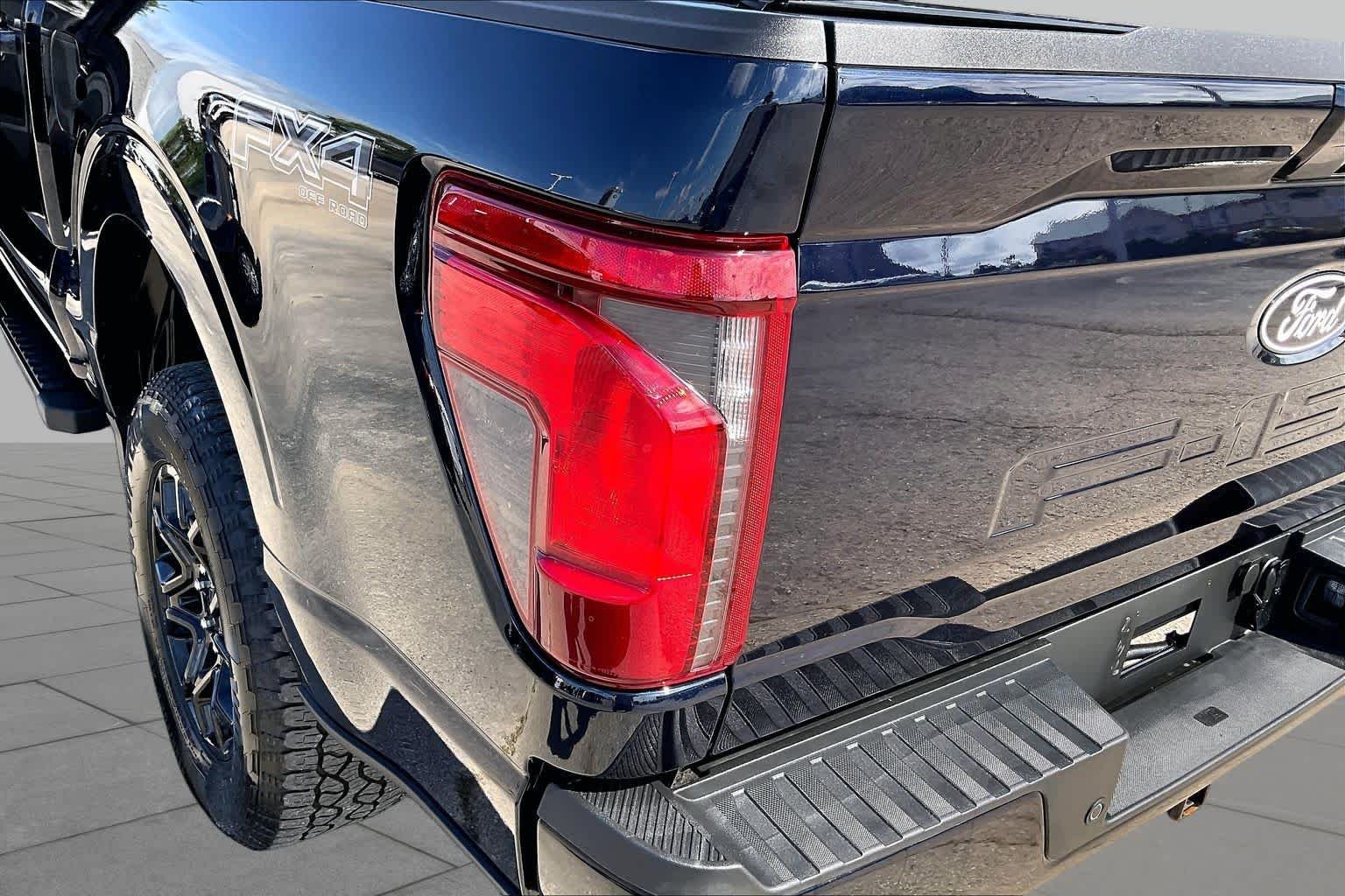 Used 2025 Antimatter Blue Metallic Ford XLT image 25
