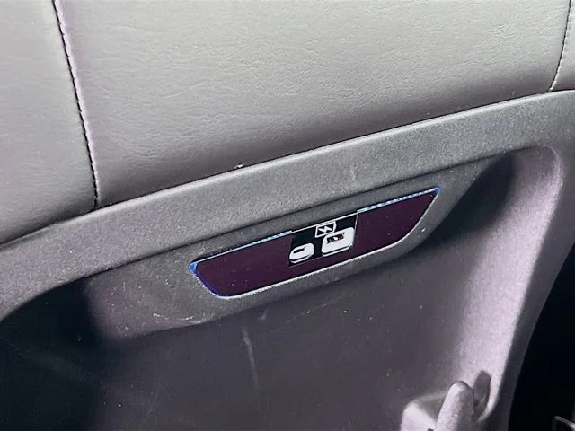 Used 2024 Black Chrysler Limited image 37