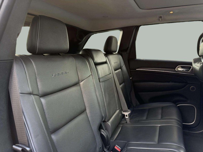 Used 2019 Black Jeep Summit image 27