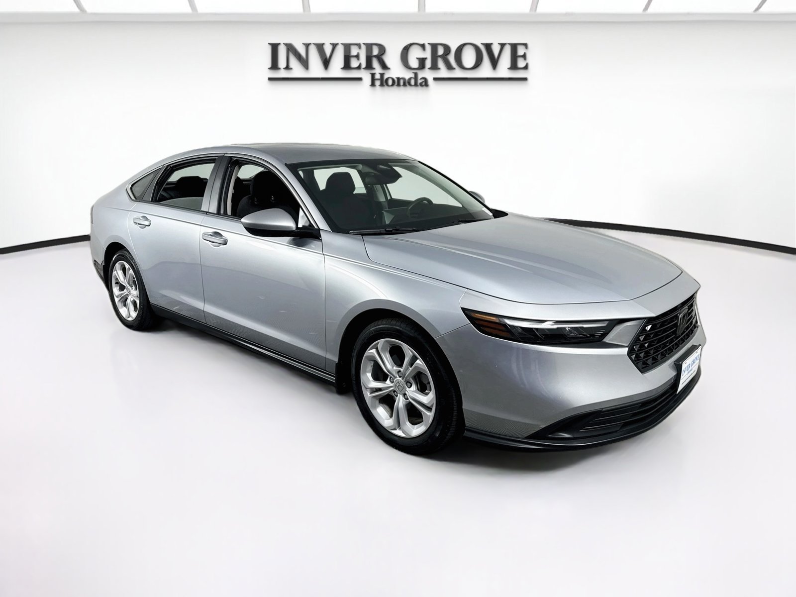Used 2025 Solar Silver Metallic Honda LX image 3