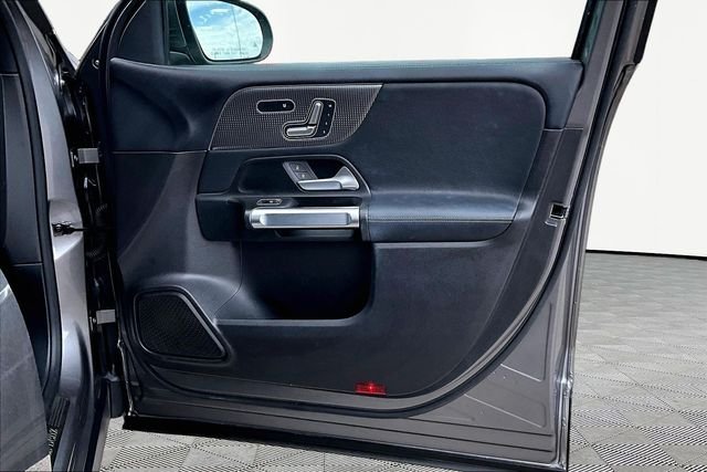 Used 2020  Mercedes-Benz GLB 250 image 19