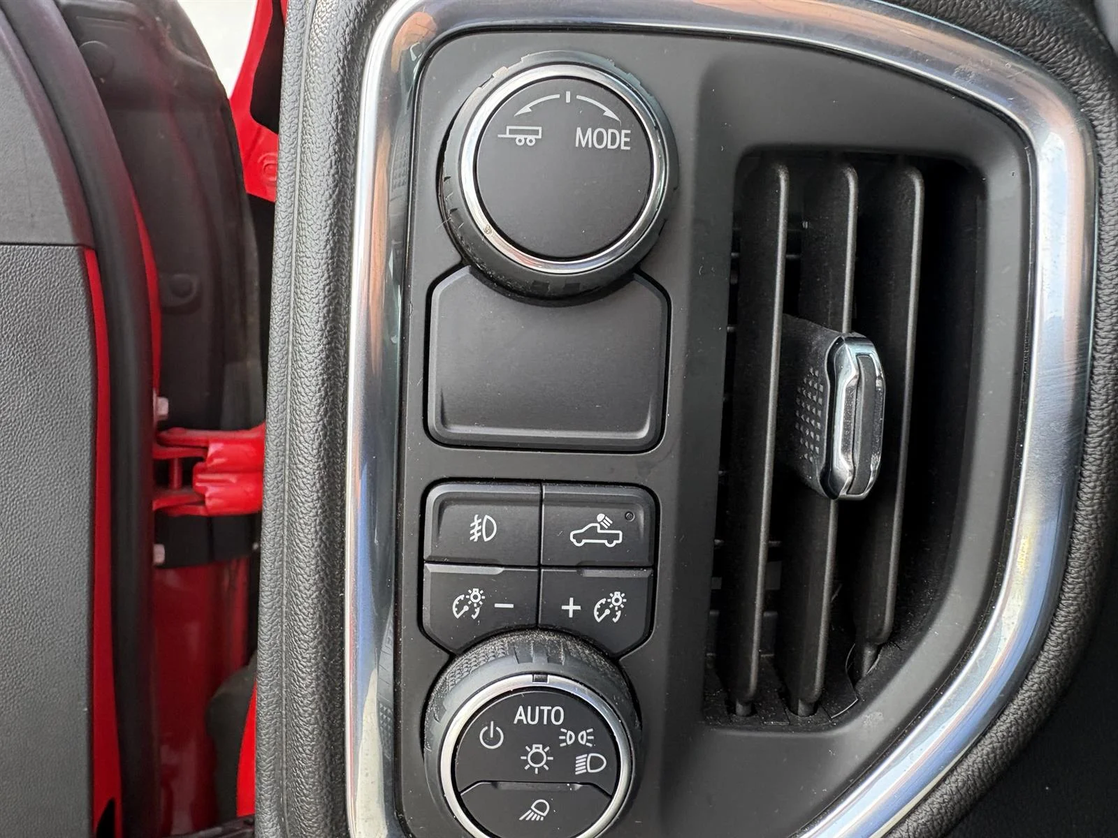 Used 2020 RED HOT Chevrolet RST image 34