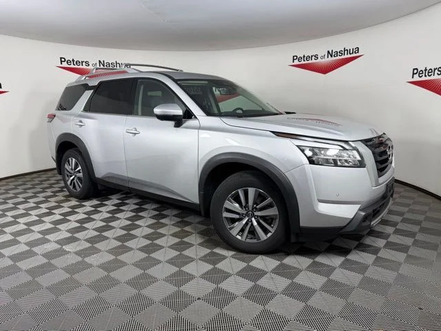2024 Nissan Pathfinder SL 4WD's photo