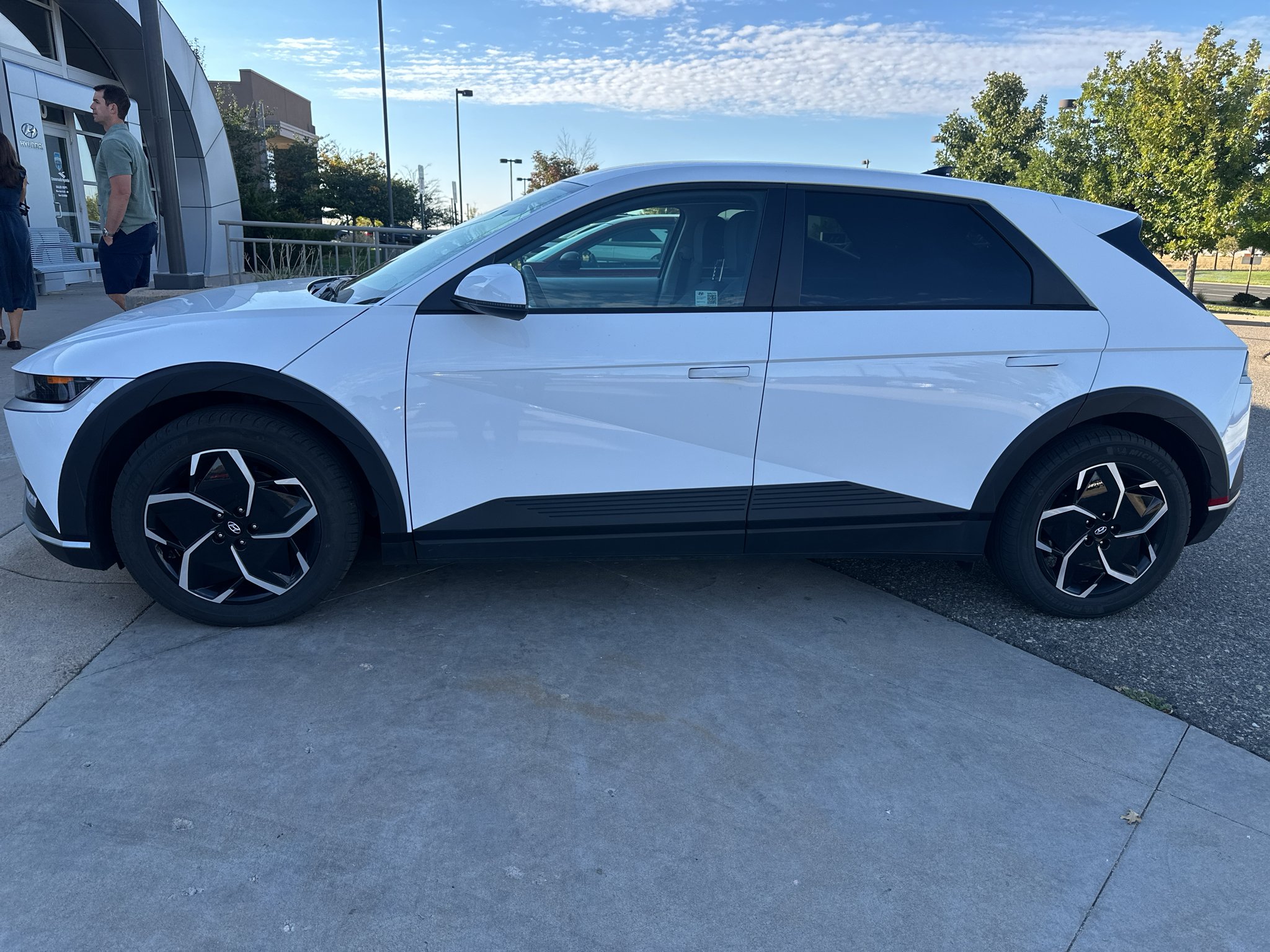 Used 2024  Hyundai SE image 3