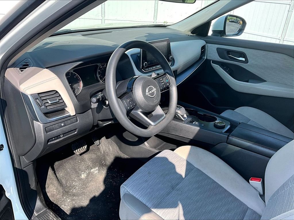 Used 2023 Pearl White Tricoat Nissan SV image 8