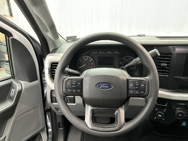 New 2027 Oxford White Ford F-350® XL image 14
