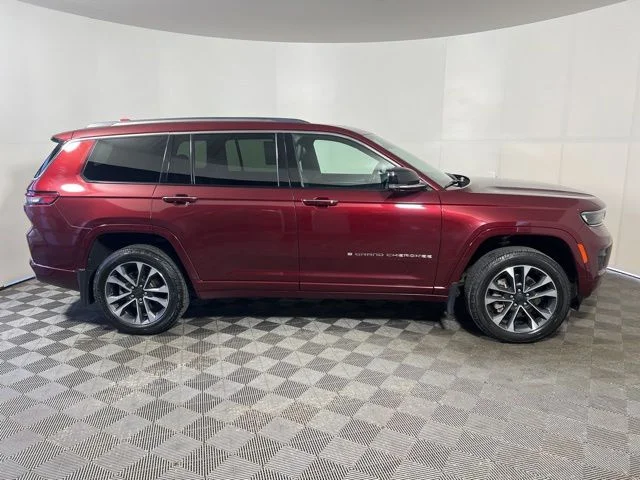 Used 2023 Red Jeep Overland image 10