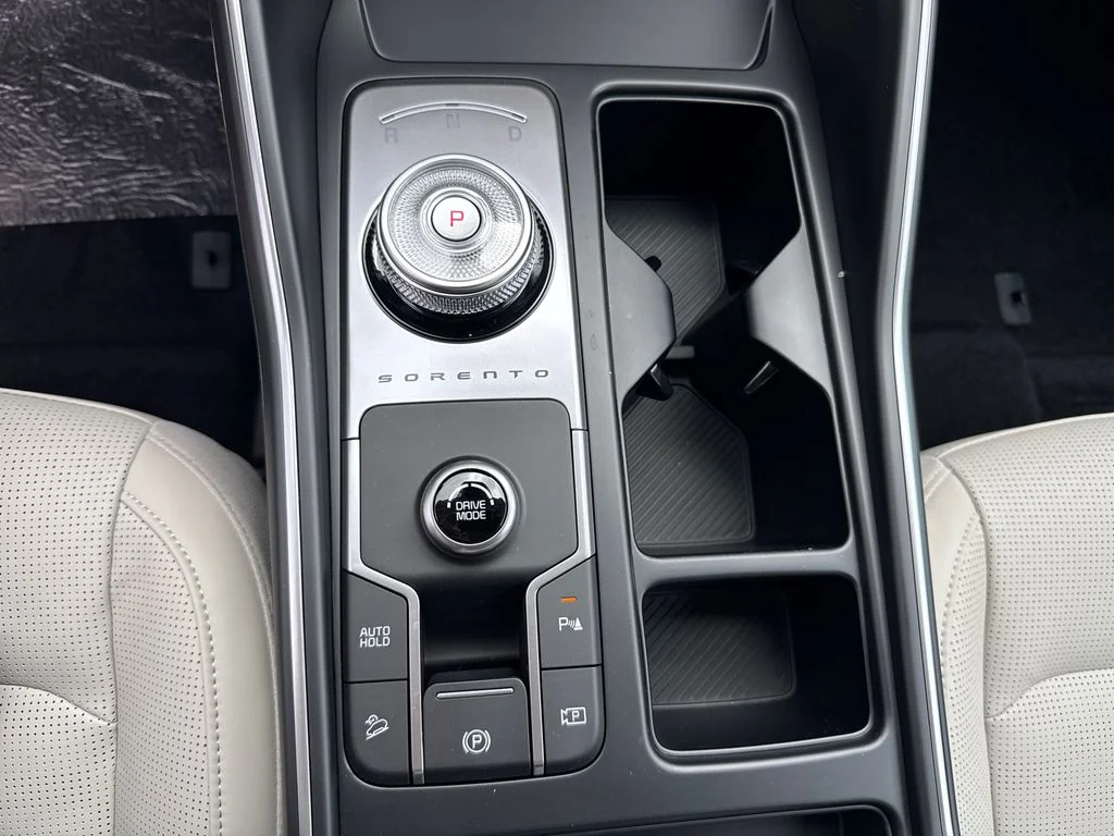 2025 Kia Sorento EX Hybrid - Photo 32