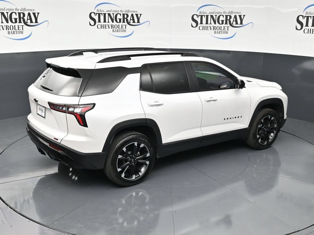 Certified Used 2025 Iridescent Pearl Tricoat Chevrolet RS image 27