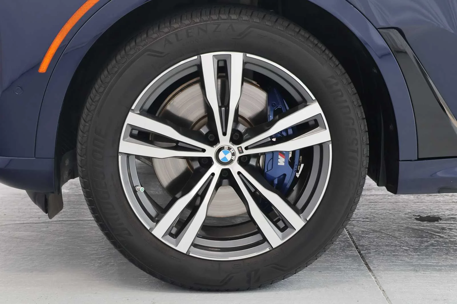 Certified Used 2026 Tanzanite Blue II Metallic BMW xDrive40i image 9