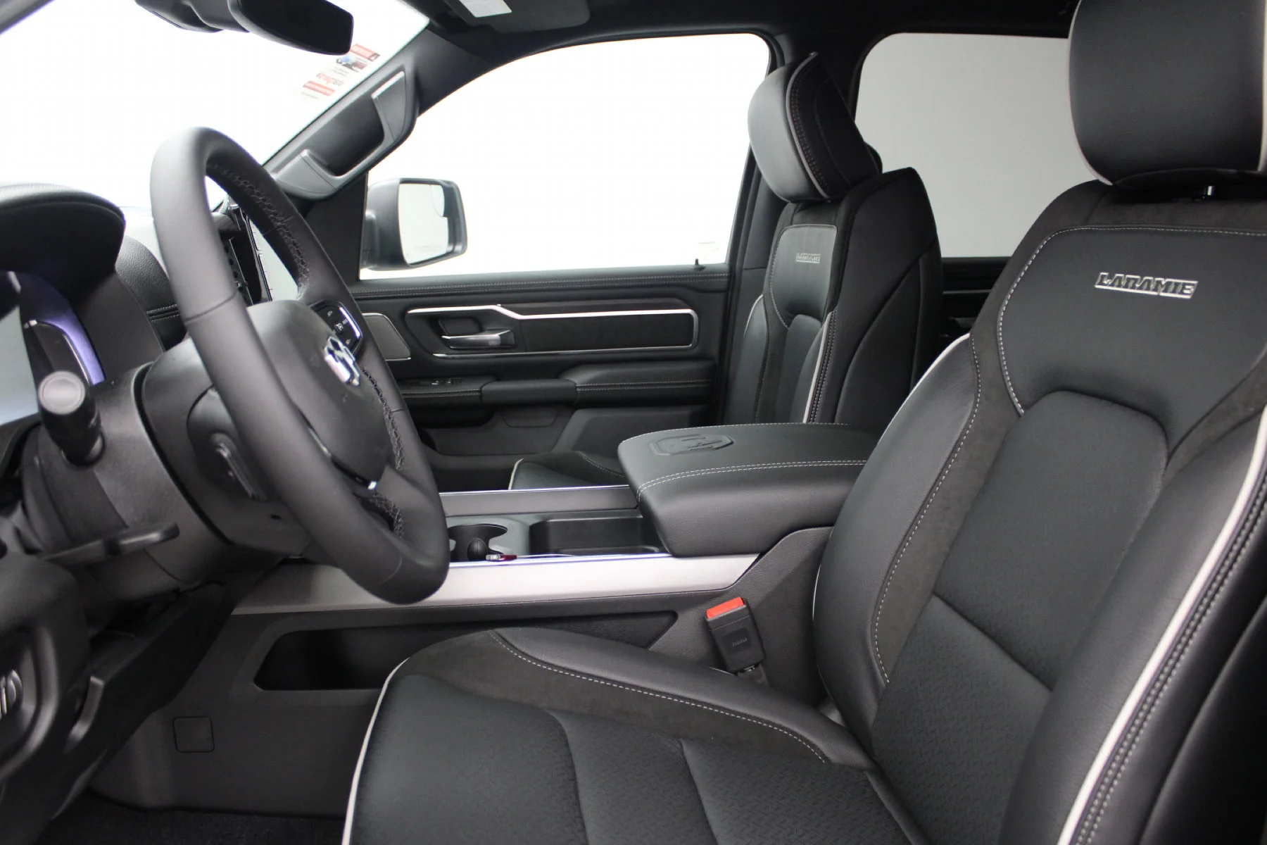 2026 RAM 1500 Laramie - Photo 18