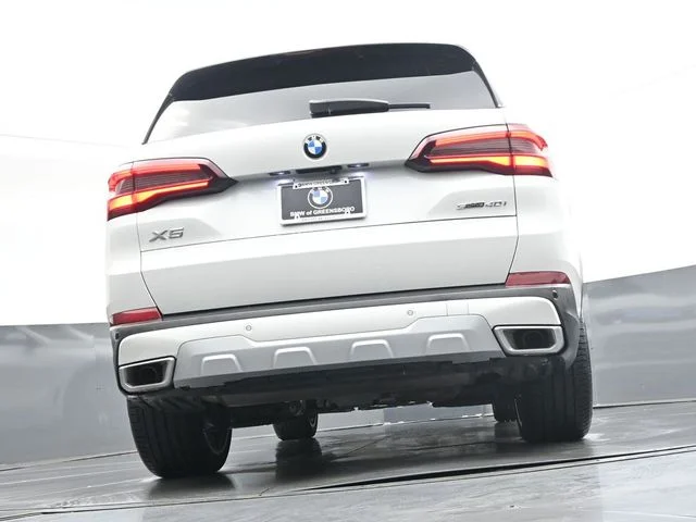 Used 2023 White BMW sDrive40i image 40