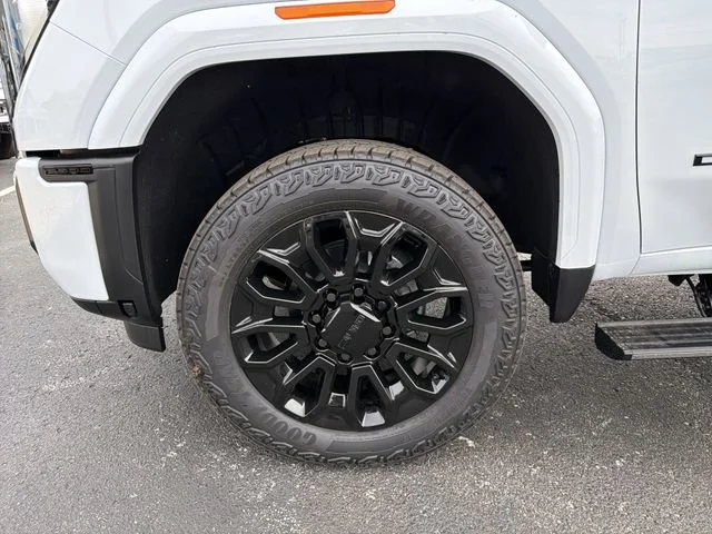 New 2026 Glacier White Tricoat GMC Denali Ultimate image 31