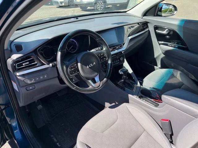 Used 2022 Deep Cerulean Kia LXS image 17