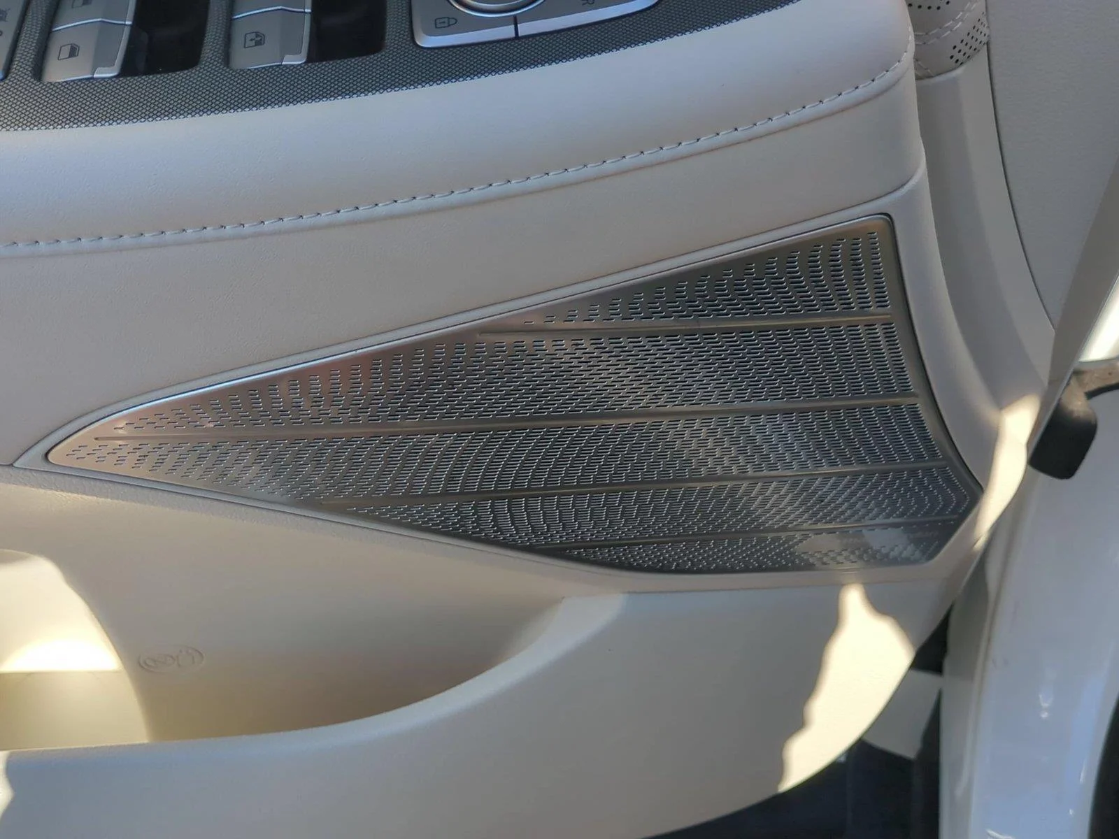 Used 2020 Hyper White Hyundai Limited image 16