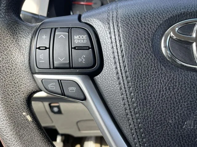 Used 2017 Gray Toyota LE image 19