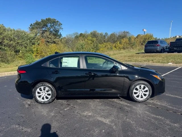 New 2027 Inked Toyota LE image 2