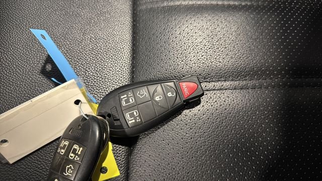 Used 2019 Indigo Blue Clearcoat Dodge  image 38