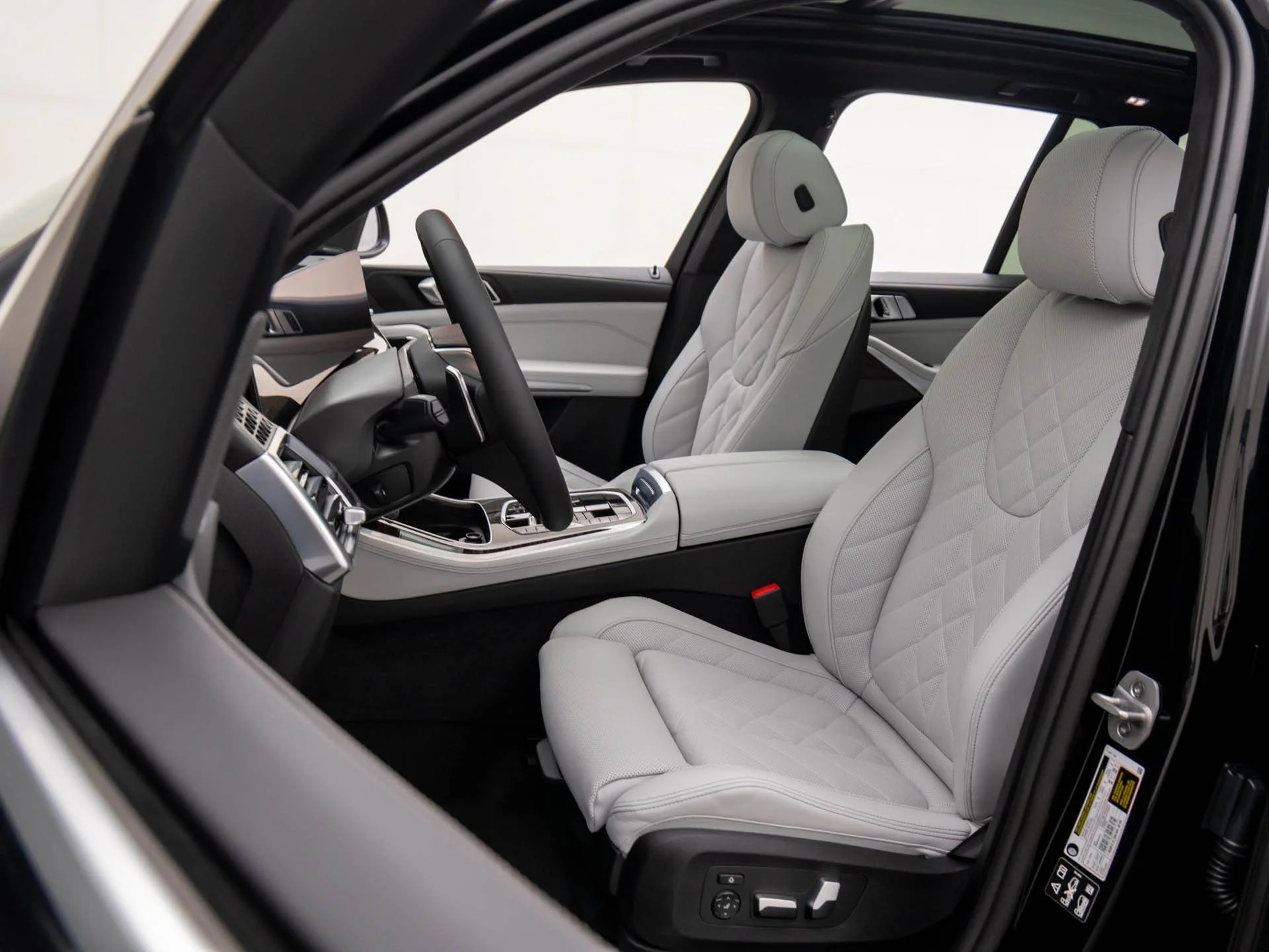 Certified Used 2026 Black BMW xDrive40i image 16