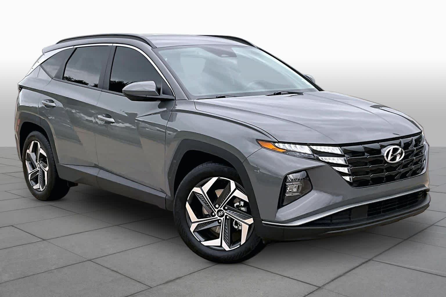 Used 2024 Hampton Gray Hyundai SEL image 3