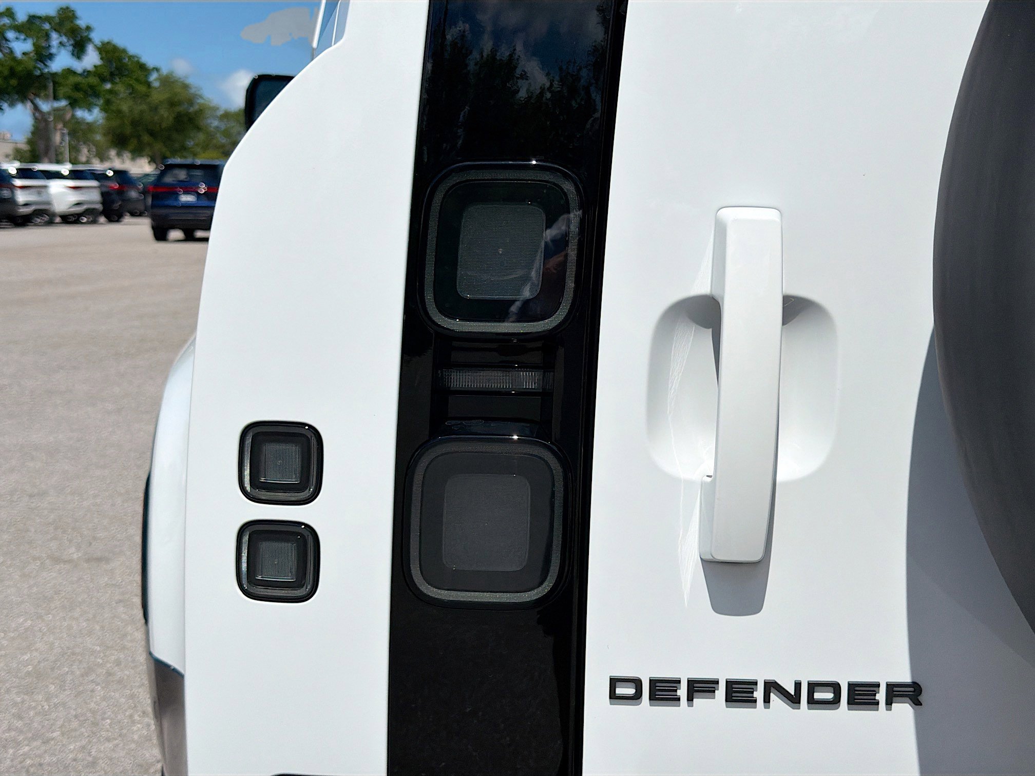 New 2026 Fuji White Land Rover X-Dynamic SE image 10