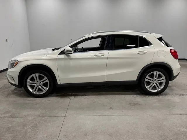 Used 2016 White Mercedes-Benz GLA 250 image 8