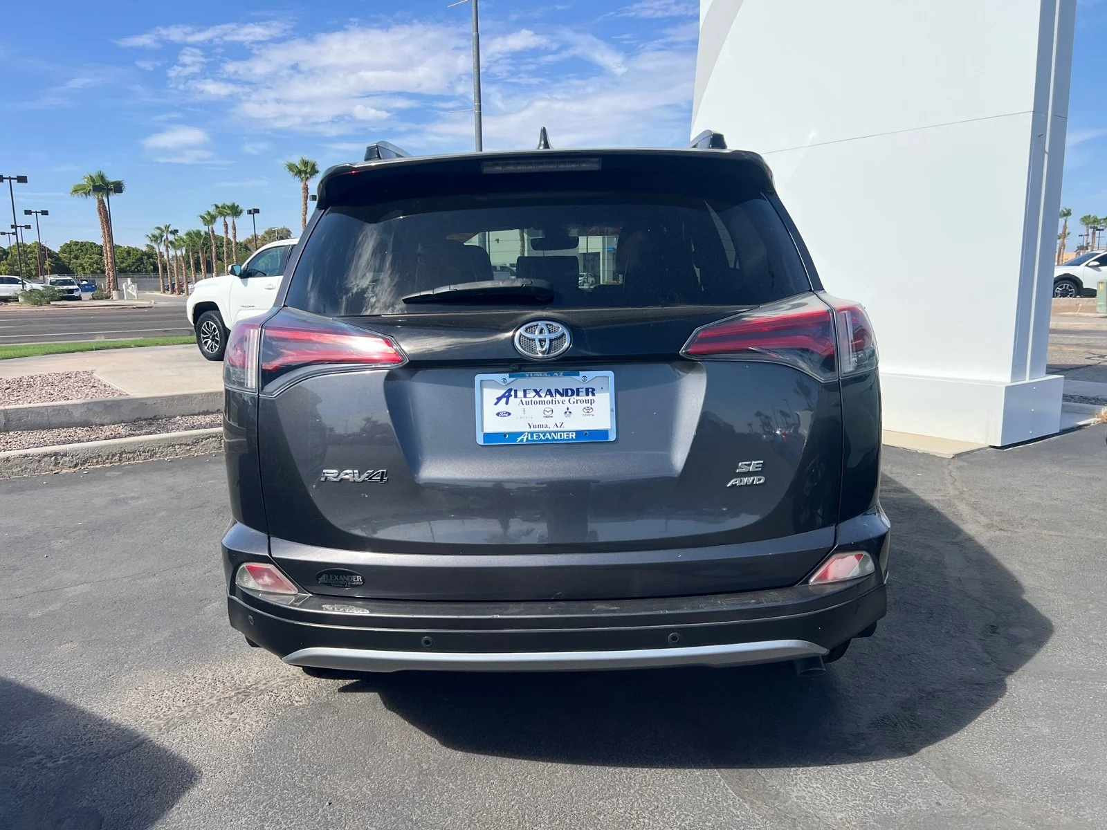 Used 2018 Magnetic Gray Metallic Toyota SE image 6