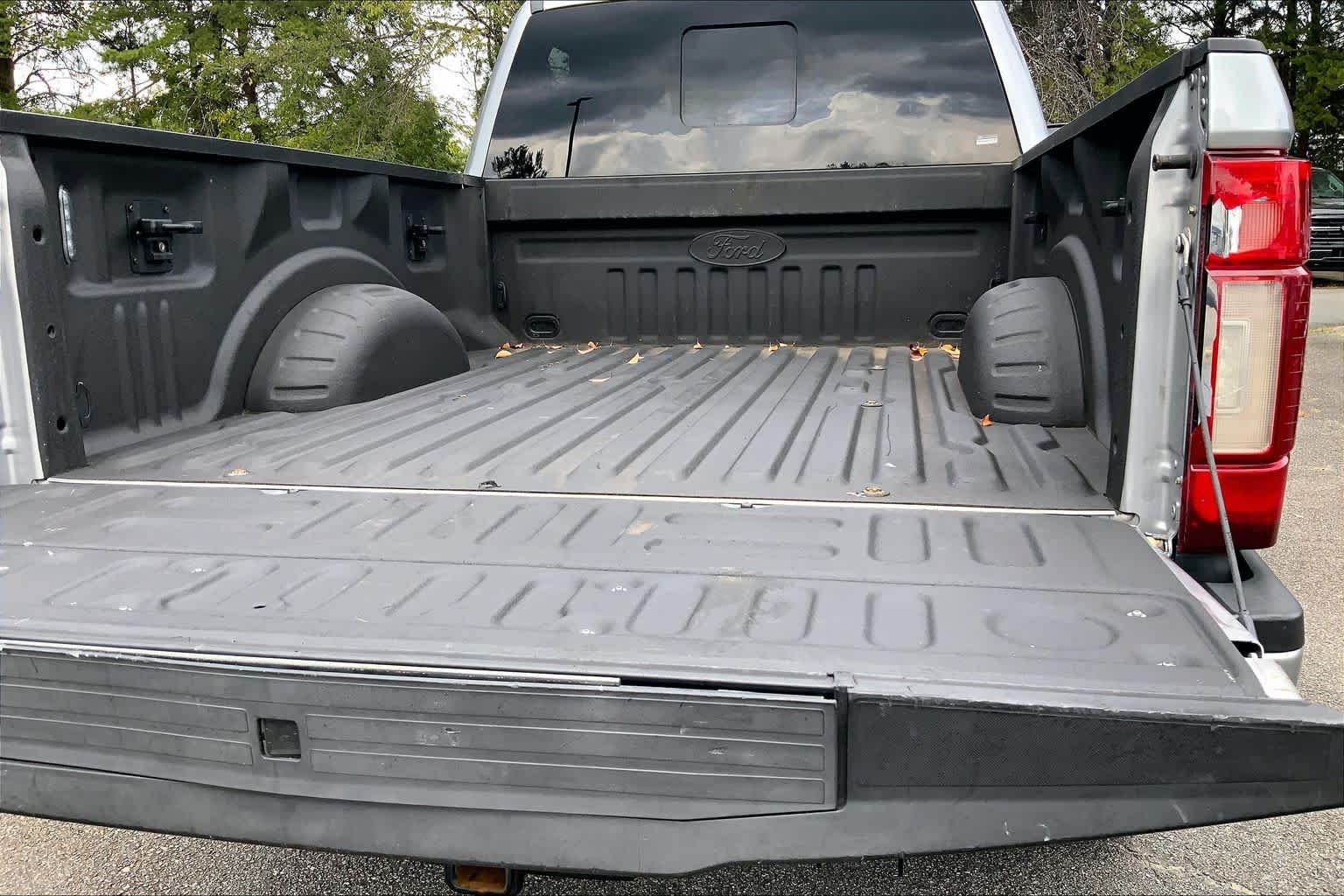 Used 2020 Iconic Silver Ford LARIAT image 32