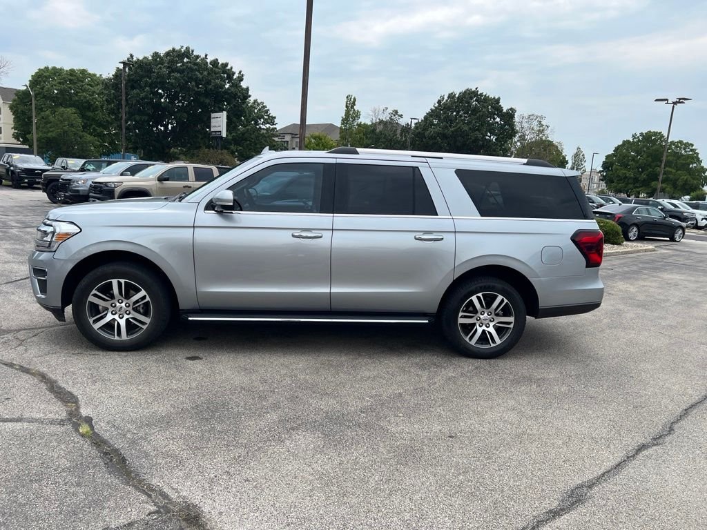 Used 2022 Silver Ford Limited image 3