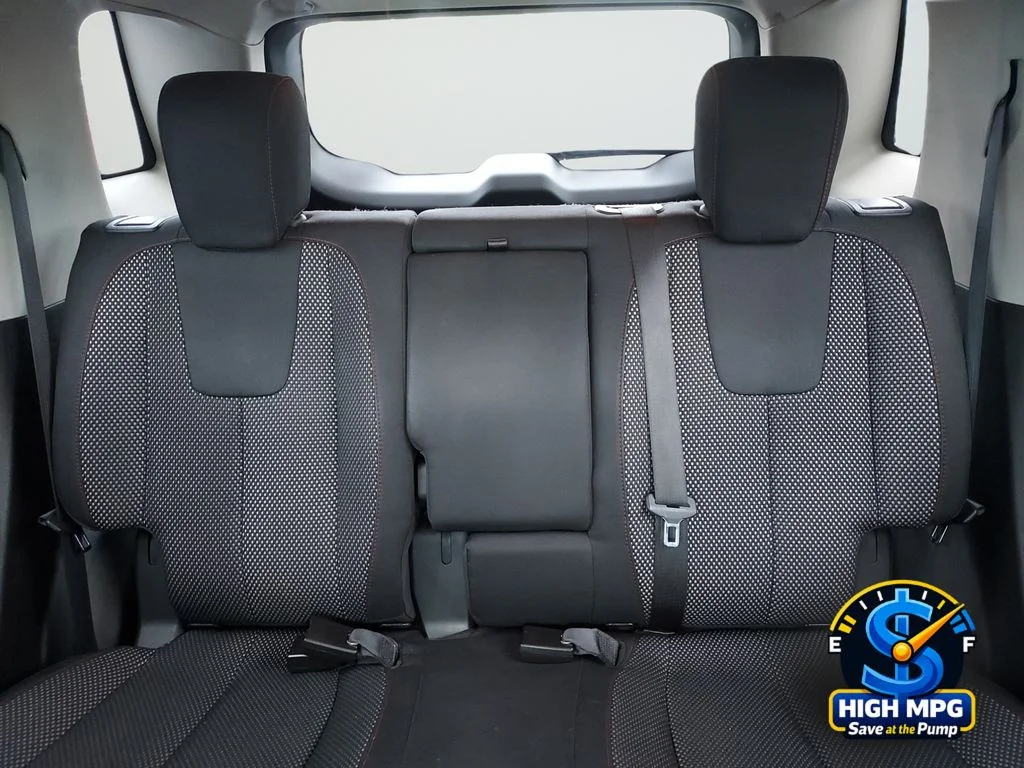 Used 2015 Blue GMC SLE-2 image 30