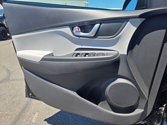 Used 2023 Black Hyundai SE image 12