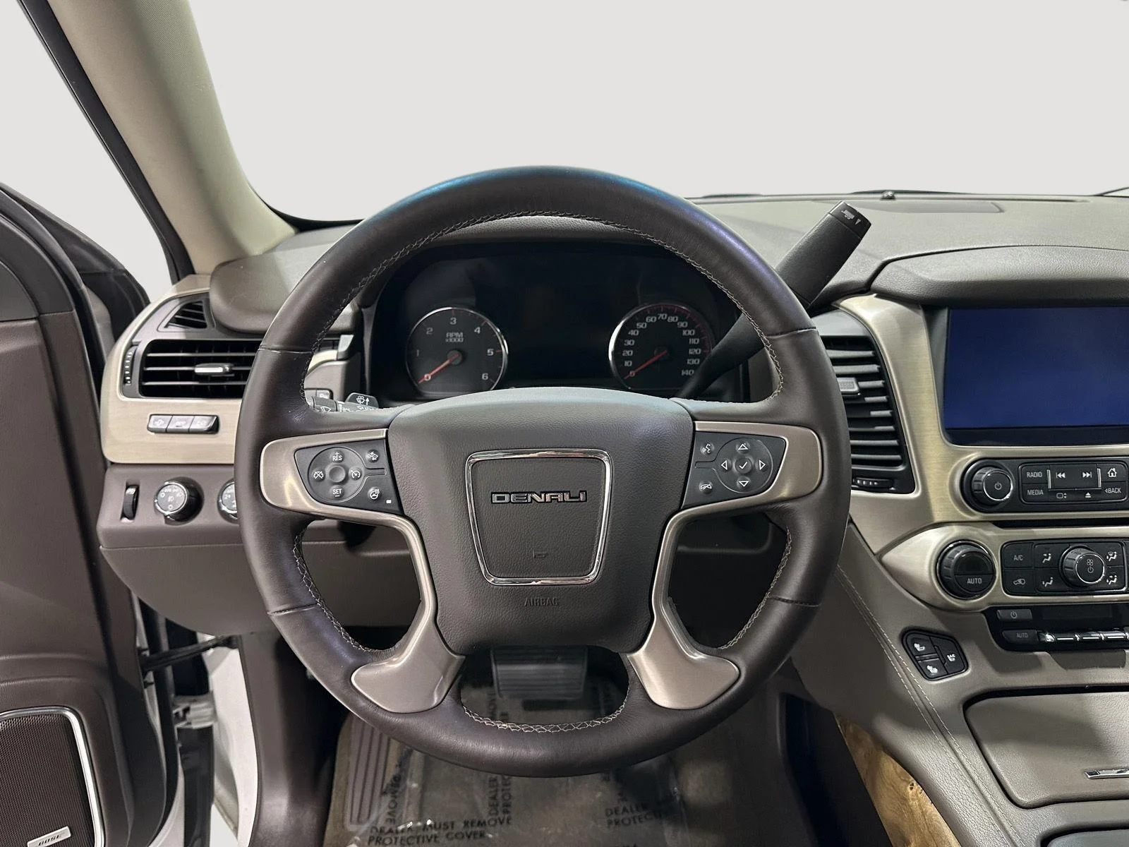 Used 2016 WHITE FROST TRICOAT GMC Denali image 9