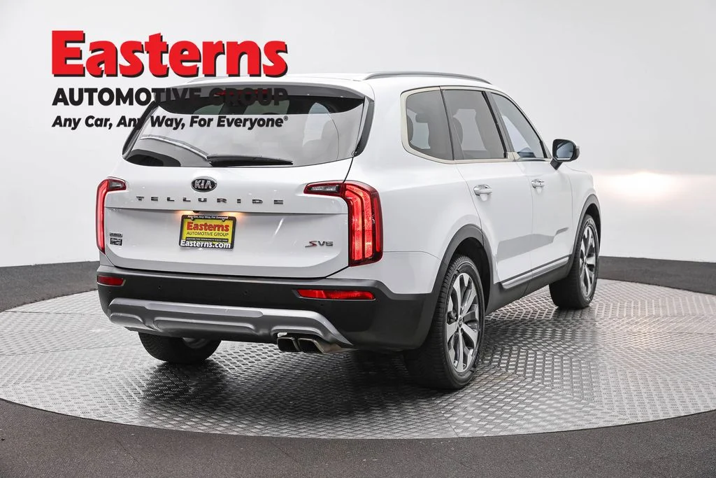 Used 2020 White Kia S image 5